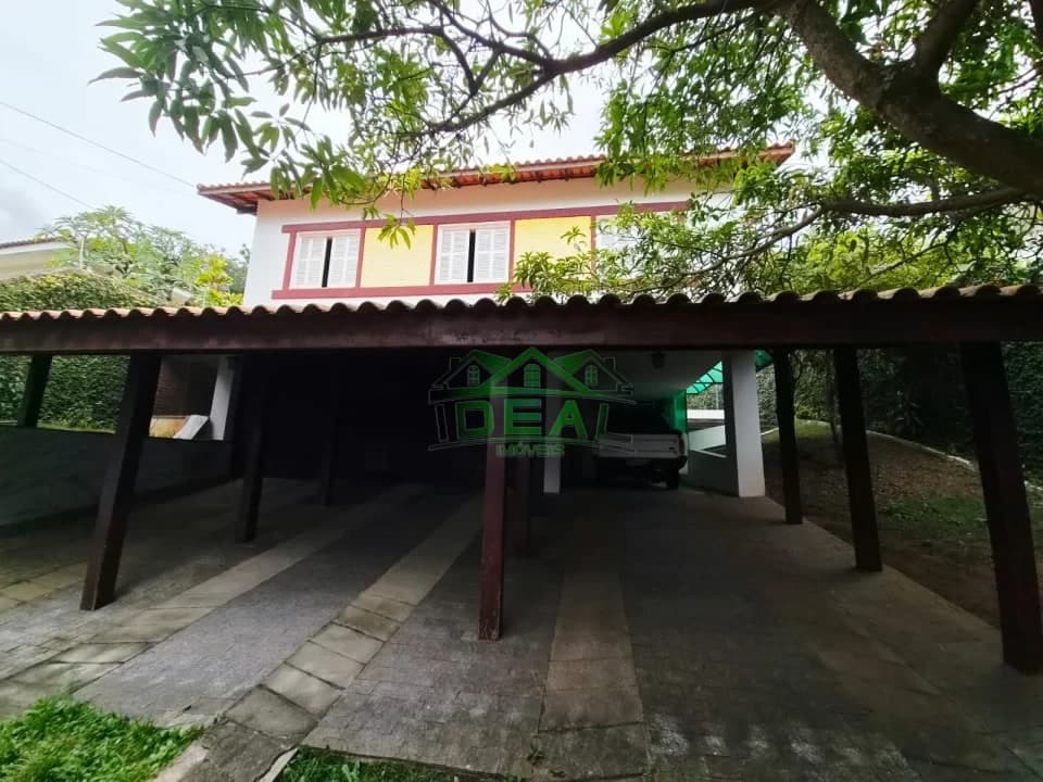 Excelente Imóvel, com 3 dormitórios, 6 vagas de garagem