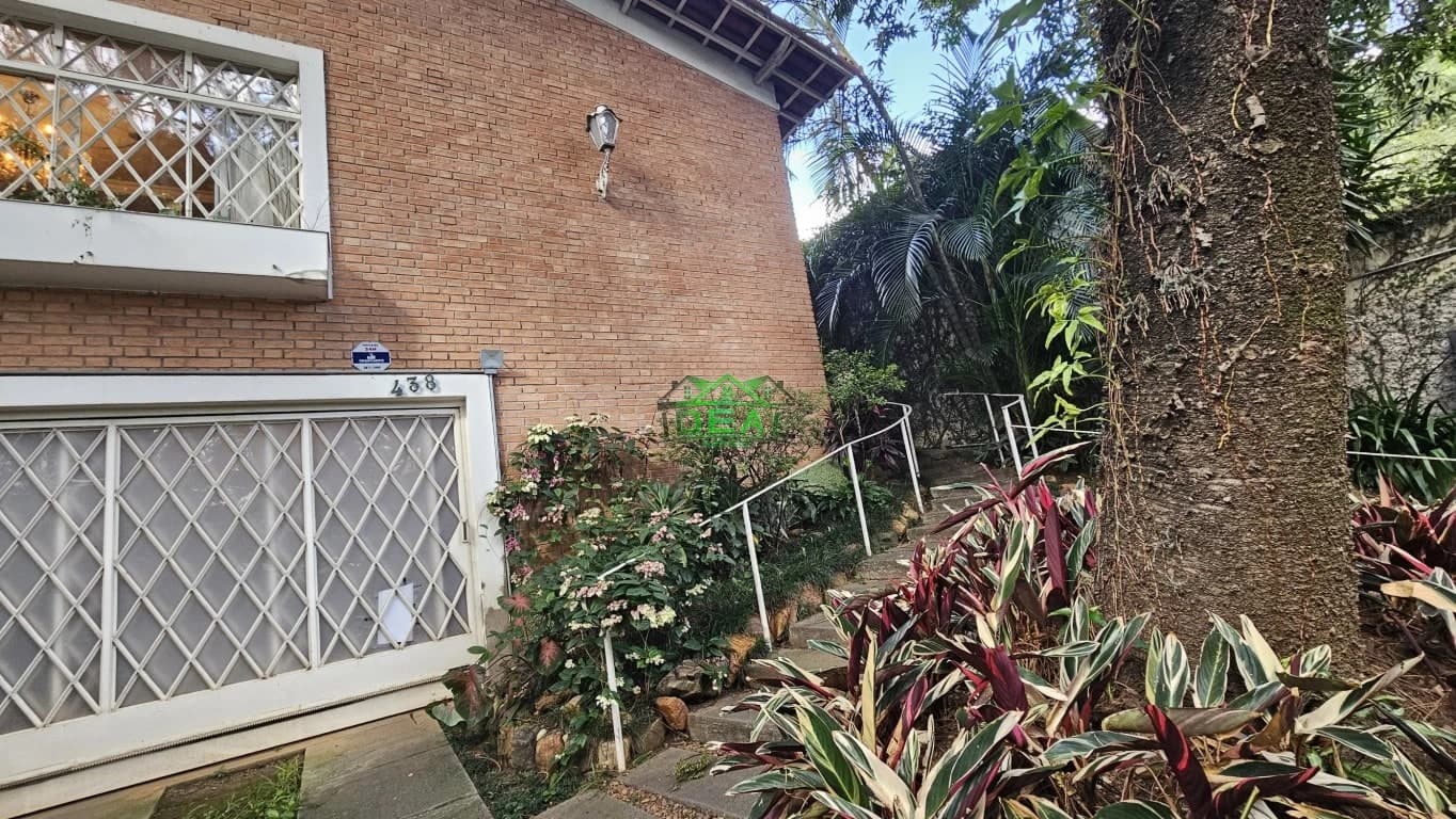 Sobrado 5 dormitórios, 3 suítes na Bela Aliança