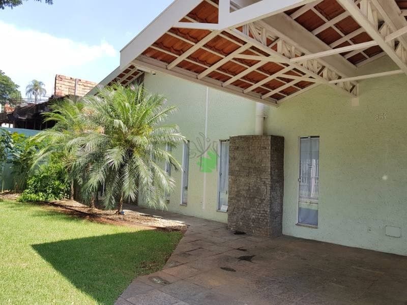Casa Térrea 3 Dormitórios no Alto da Lapa com Piscina
